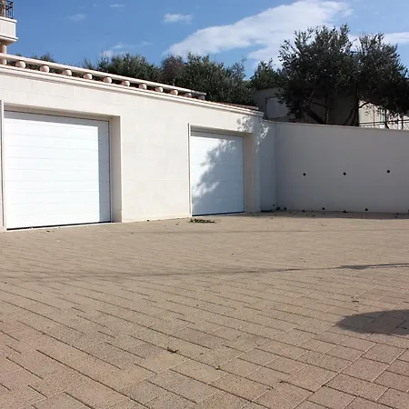 3193f Apartment